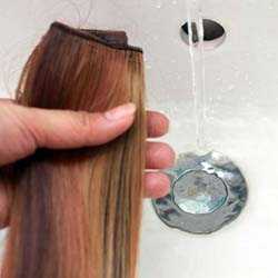 Как мыть волосы на заколках