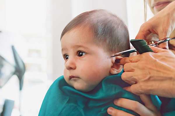 Как мыть и стричь волосы маленького ребенка и почему нельзя брить его наголо