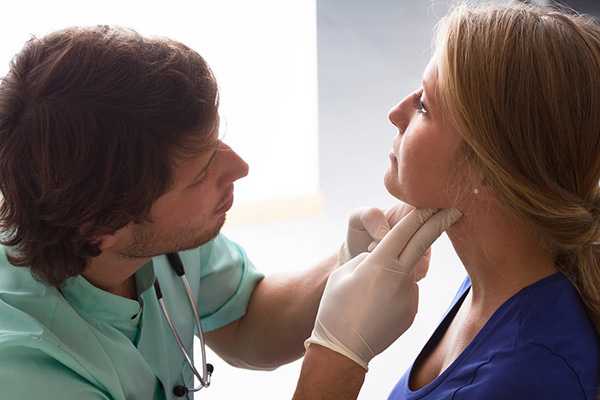 Может ли щитовидная железа вызывать выпадение волос