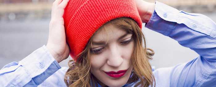 Влияет ли шапка на выпадение волос?